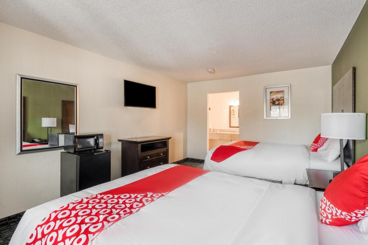 Oyo Hotel Rosenberg Tx I-69 Екстер'єр фото