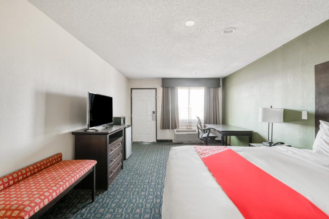 Oyo Hotel Rosenberg Tx I-69 Екстер'єр фото