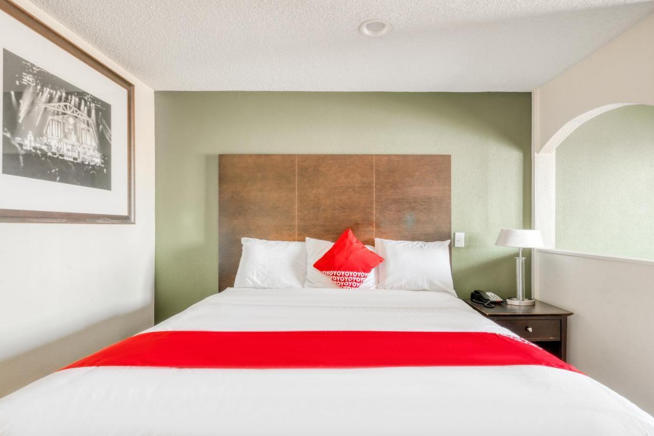 Oyo Hotel Rosenberg Tx I-69 Екстер'єр фото