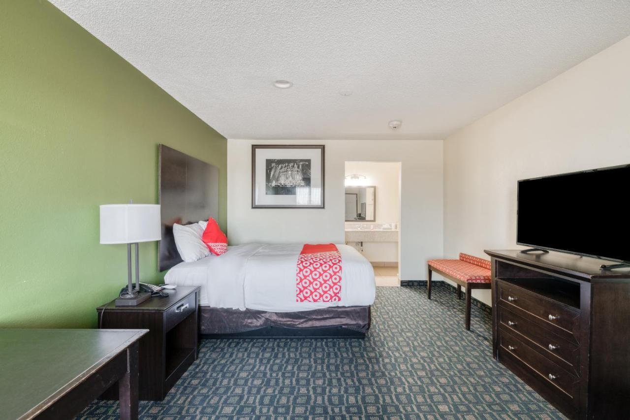 Oyo Hotel Rosenberg Tx I-69 Екстер'єр фото