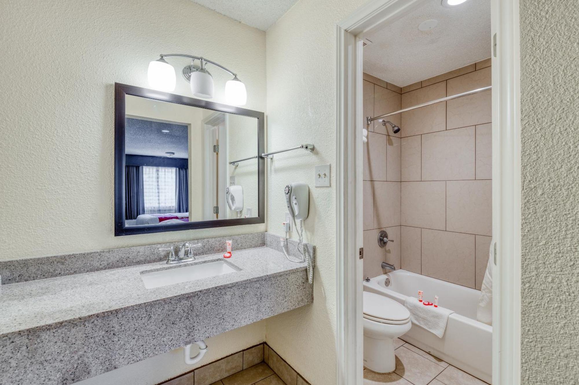 Oyo Hotel Rosenberg Tx I-69 Екстер'єр фото