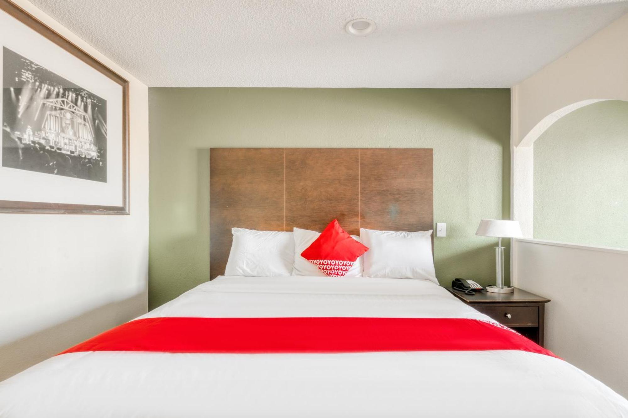Oyo Hotel Rosenberg Tx I-69 Екстер'єр фото