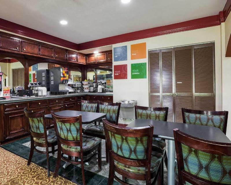 Oyo Hotel Rosenberg Tx I-69 Екстер'єр фото